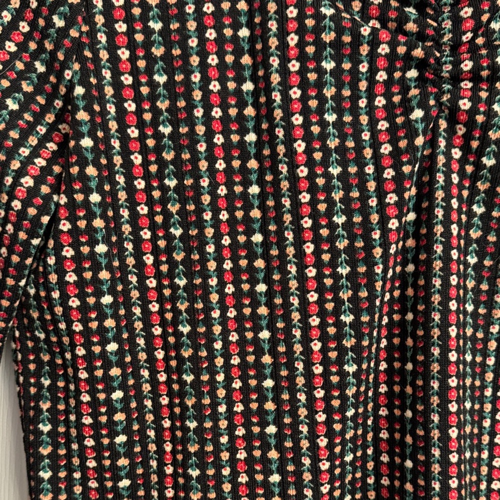 LOFT Floral Patterned Top - Picture 2 of 4